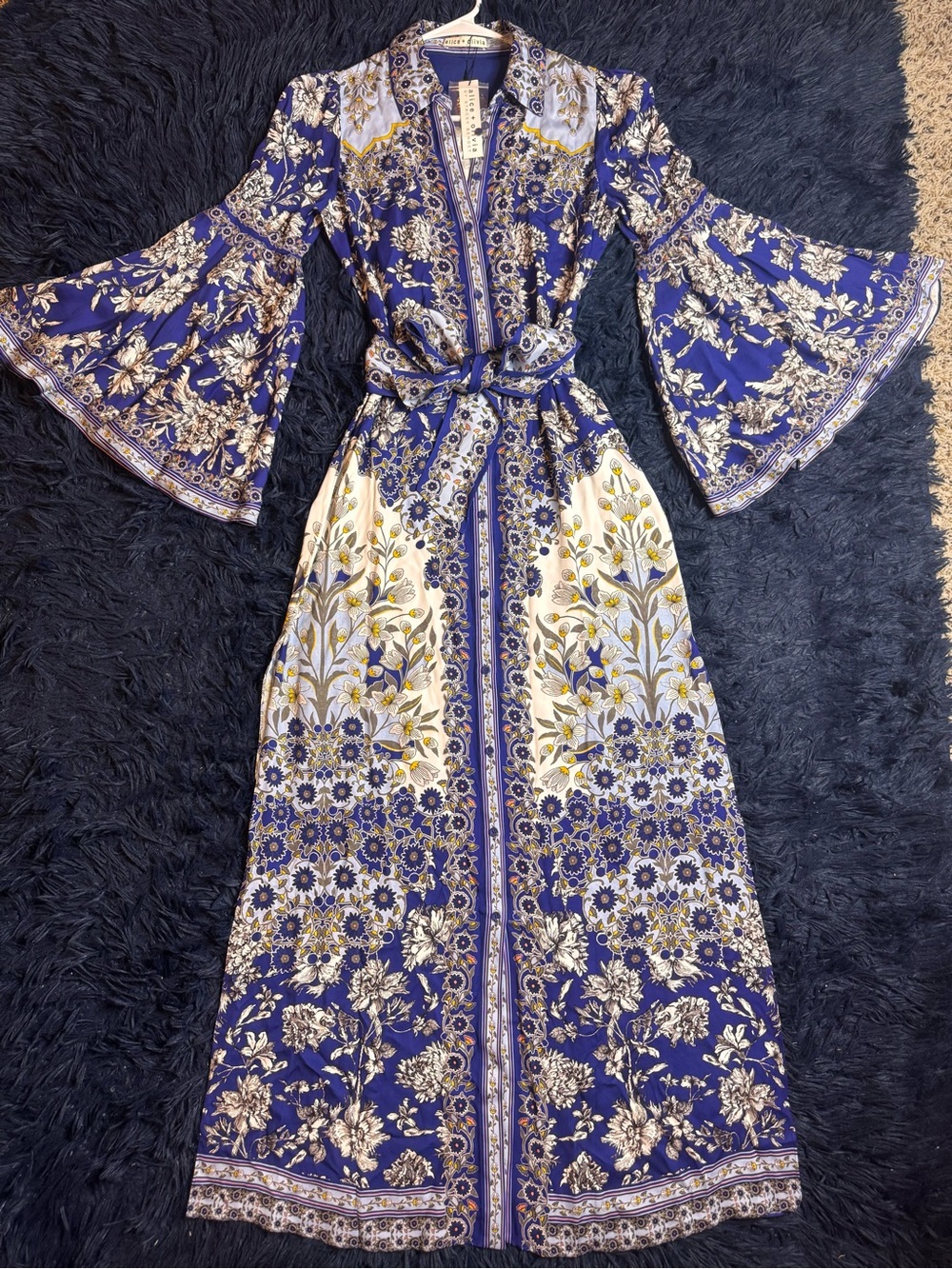 NWT Alice + Olivia Chassidy Bell Sleeve Maxi Dress. Size XS
